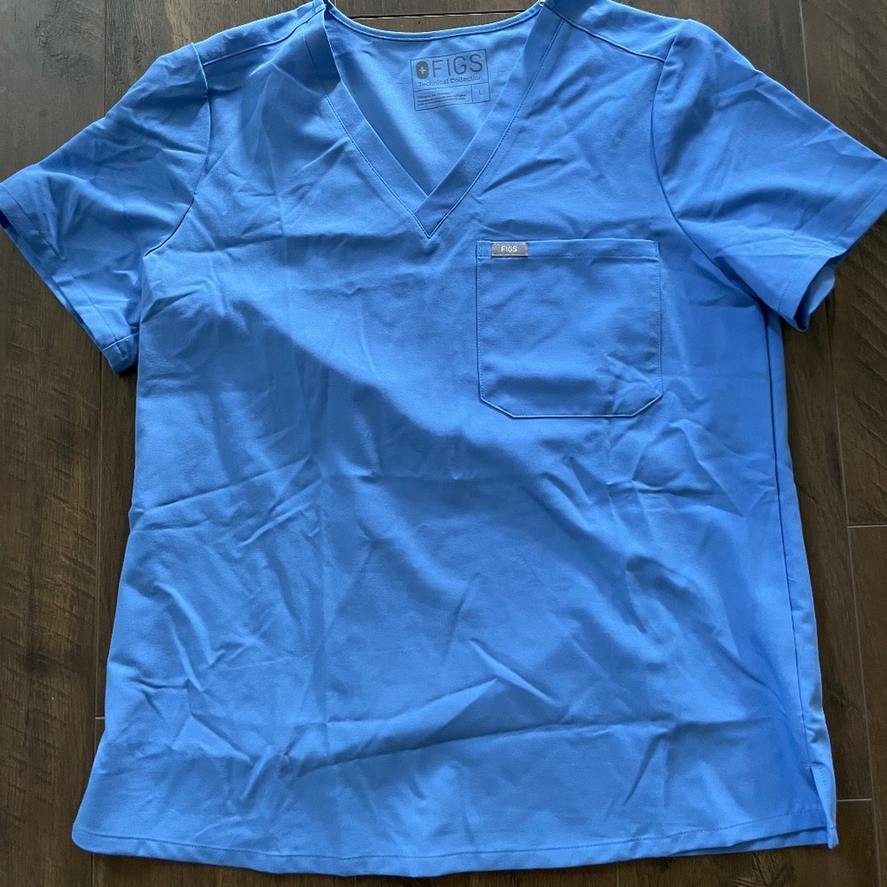 Figs light blue scrub set